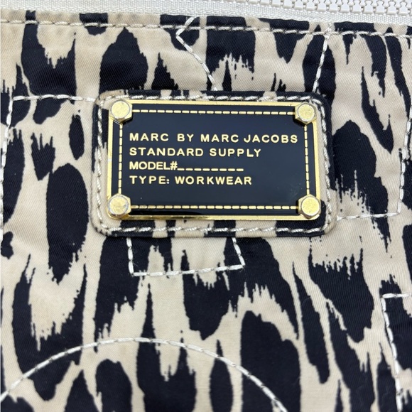 Marc by Marc Jacobs cheetah makeup bag / accessory pouch - Picture 4 of 6